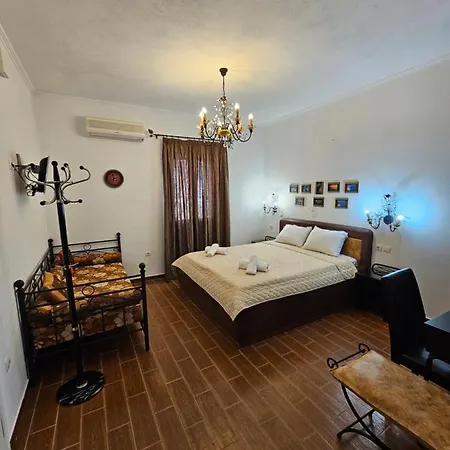 Alice Maisonette & Aparthotel Adamantas (Milos)