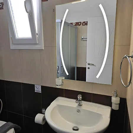 Aparthotel Alice Maisonette & Adamantas (Milos)