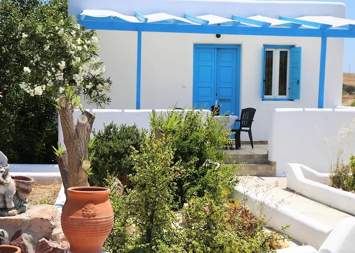 Alice Maisonette & Adamantas (Milos)