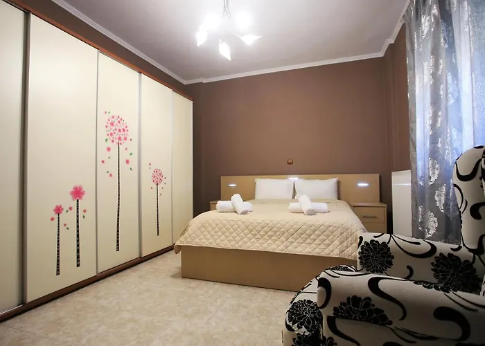 Alice Maisonette & Adamantas (Milos)