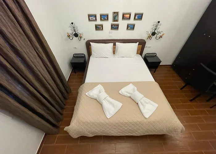 Alice Maisonette & Aparthotel Adamantas (Milos)