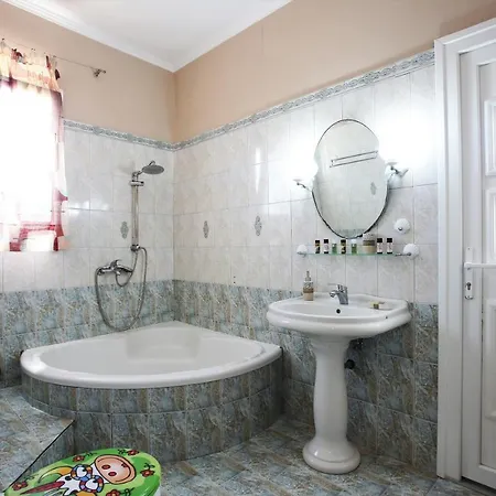Apartahotel Alice Maisonette &