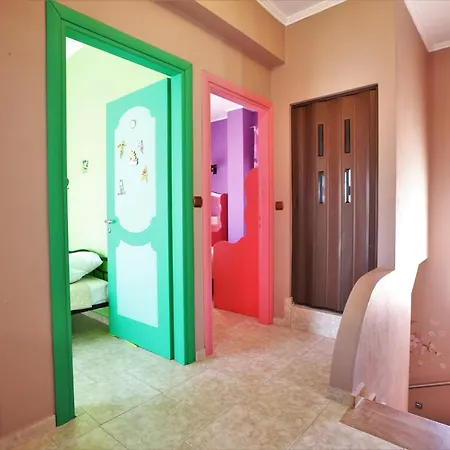 公寓式酒店 Alice Maisonette & 4*