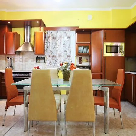 Alice Maisonette & מלון דירות 4*