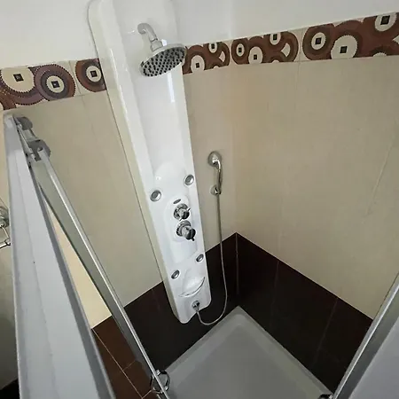 Alice Maisonette & 4* Adamantas (Milos)