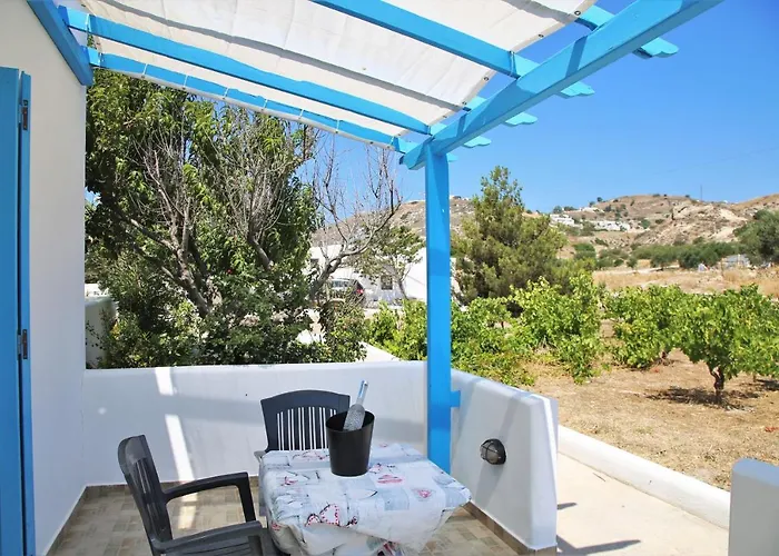 Alice Maisonette & Adamantas (Milos)