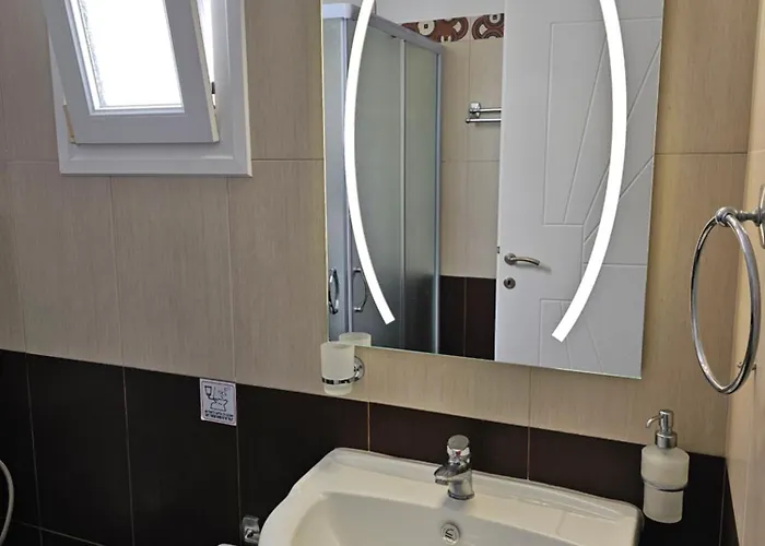 Aparthotel Alice Maisonette & Adamantas (Milos)