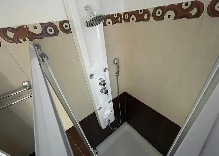 Alice Maisonette & 4* Adamantas (Milos)